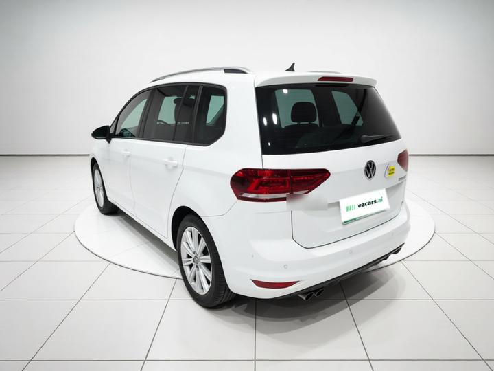 2018 L 280TSI DSG 7-Seater photo 4