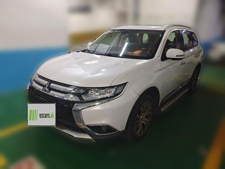 Outlander 2018 2.4L AWD Luxury 7-Seater