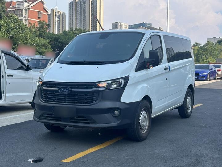 Transit 2023 2.0T Diesel AT Short Wheelbase 5/6-Seater