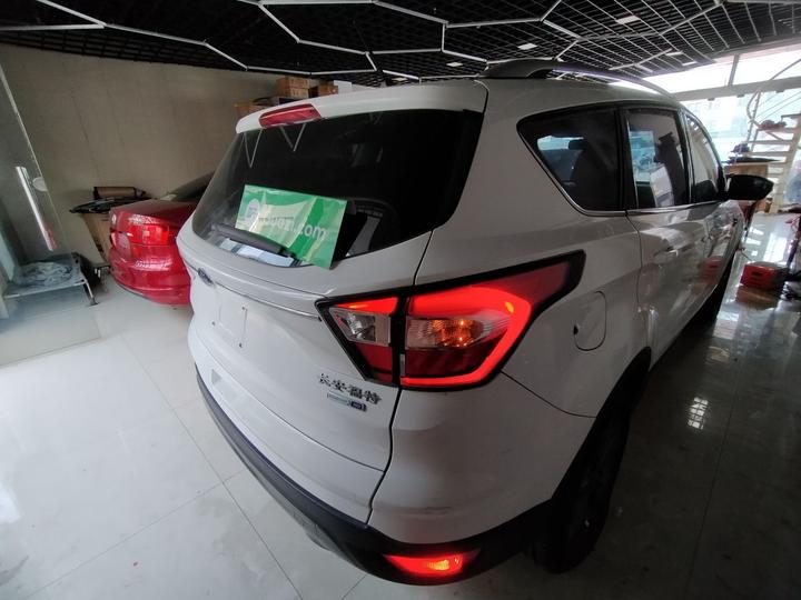Kuga 2019 EcoBoost 180 RWD China VI photo 4