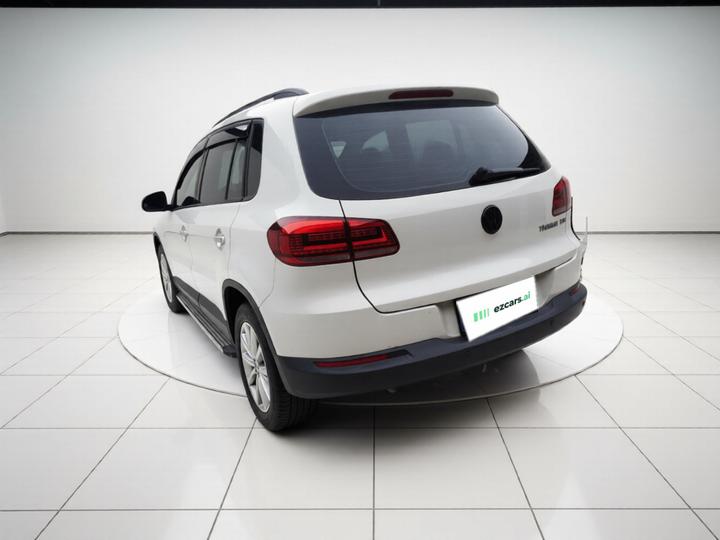 Tiguan 2015 1.8TSI AT RWD Comfort photo 4