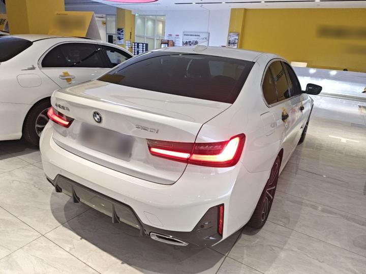 3 Series 2024 320i M Sport Package photo 4