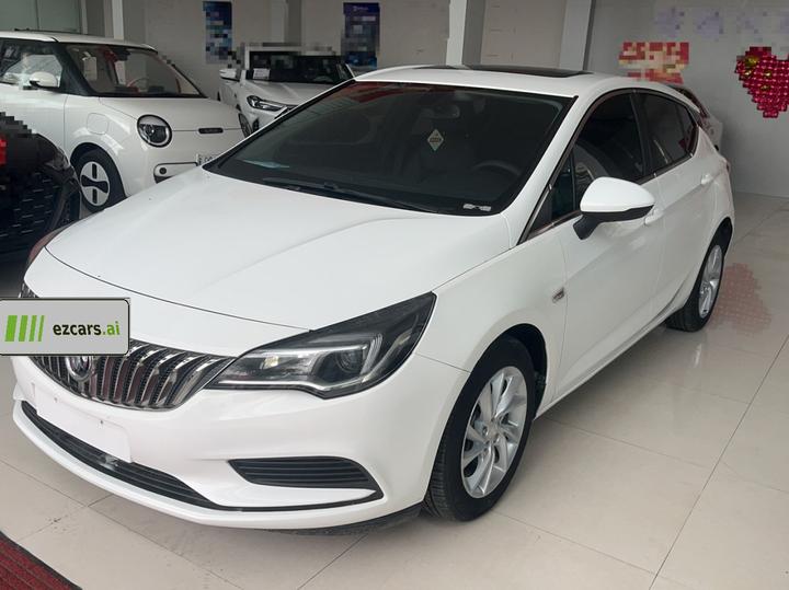 Verano 2016 Hatchback 15S AT Leading