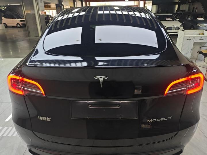 Model Y 2022 Facelift RWD photo 3