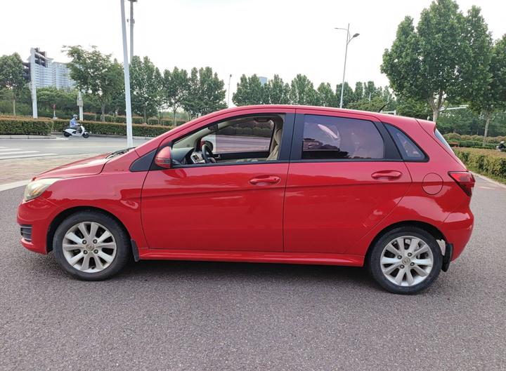 BAIC E Series 2012 Hatchback 1.5L AT photo 4