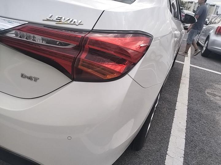 Levin 2018 185T CVT Luxury photo 7