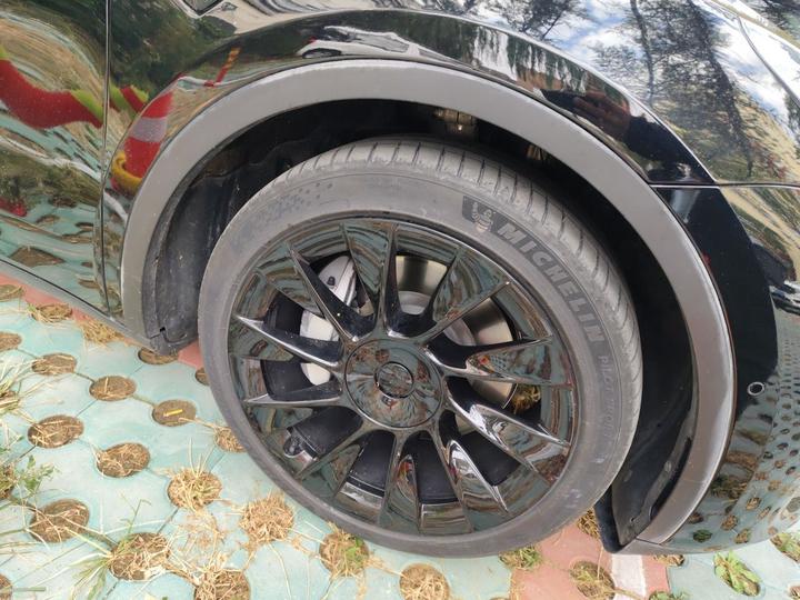 Model Y 2021 Standard Range RWD photo 8