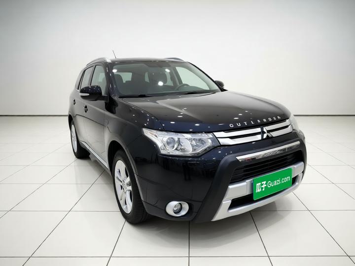 Outlander Imported 2014 2.4L AWD Luxury Value 5-Seater photo 3