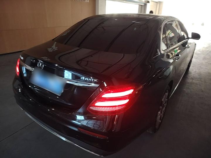 E-Class 2017 E 320 L Sport 4MATIC photo 4