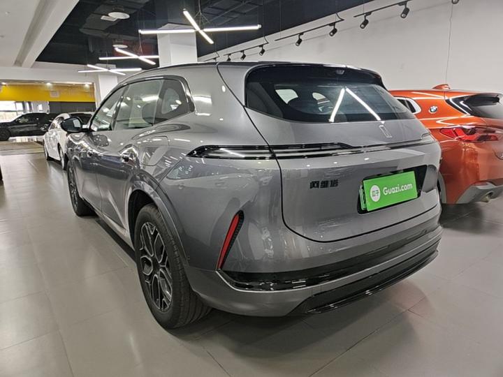 07L 2027 Max+ EV photo 4