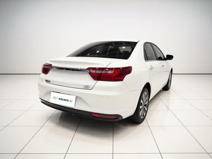 Vision 2018 1.5L AT photo 6