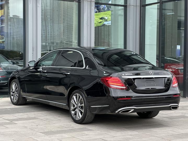 E-Class 2018 Facelift E 300 L Luxury photo 5