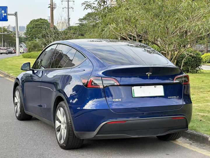 Model Y 2022 RWD photo 4