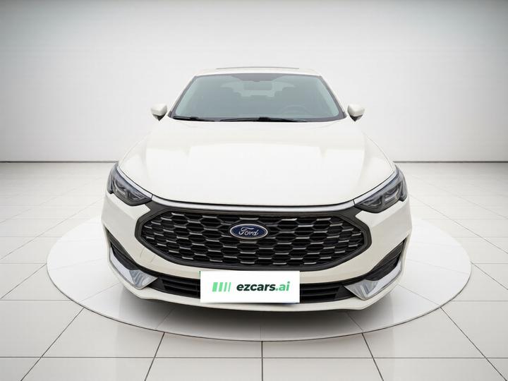 Escort 2021 1.5L AT photo 2
