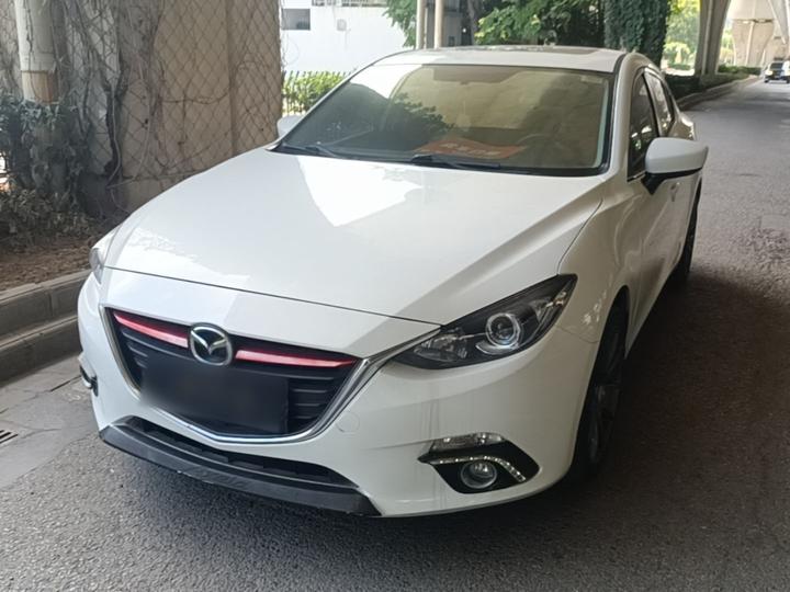 3 Axela 2016 Sedan 1.5L AT Luxury