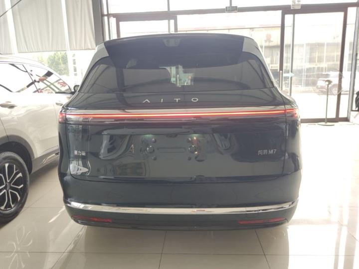 HIMA AITO M7 2026 EREV Max AWD 6-Seater 192-Line LiDAR photo 3