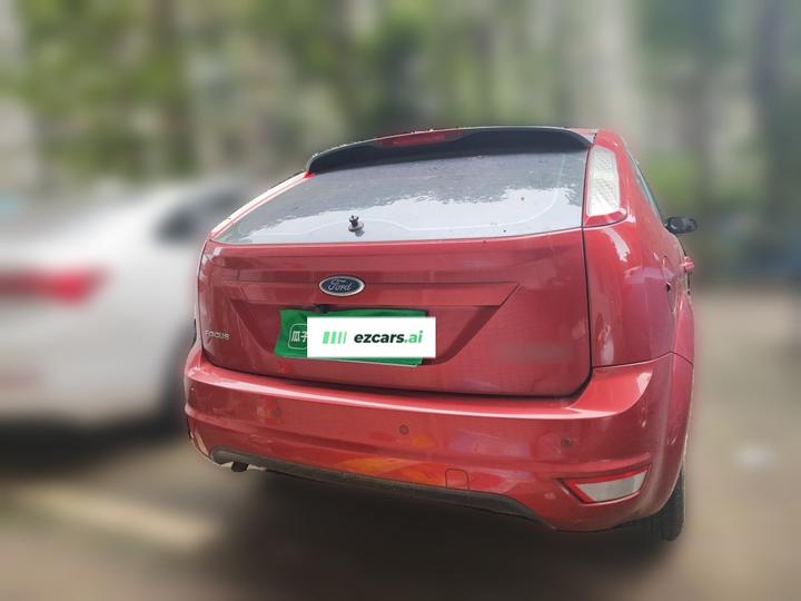 Focus 2013 Hatchback Classic 1.8L MT photo 5