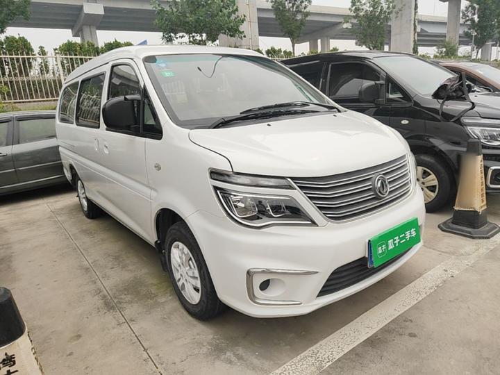 Lingzhi 2019 M5L 1.6L 7-Seater China VI photo 3