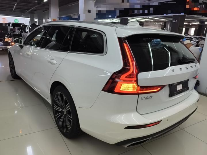 V60 2022 B5 Luxury photo 4