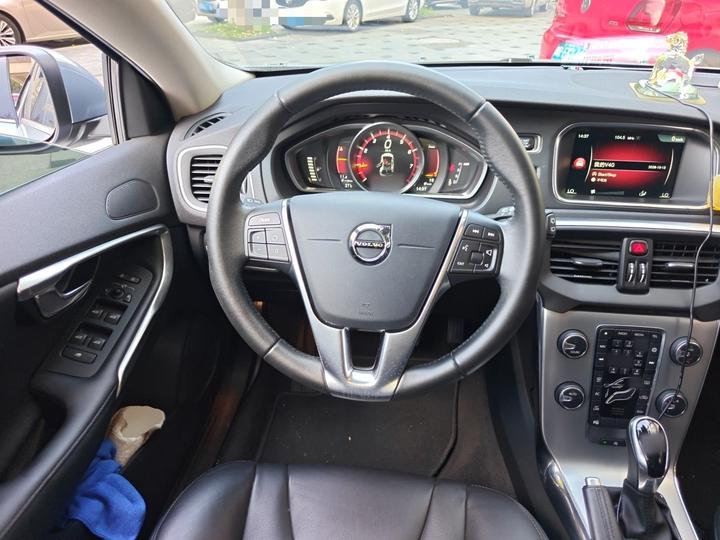 V40 2017 T3 photo 7