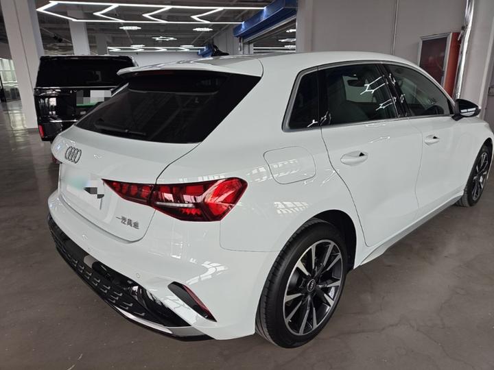 A3 2026 Sportback 35TFSI Flying Spur photo 6
