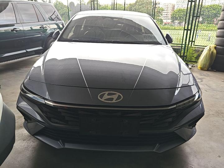 Elantra 2023 1.5L CVT LUX Premium photo 2