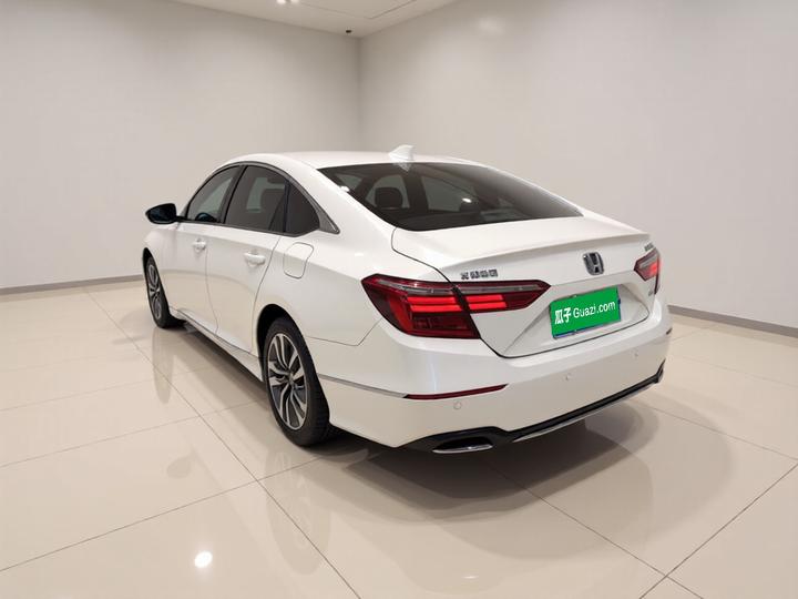 2022 Hybrid 2.0L photo 4