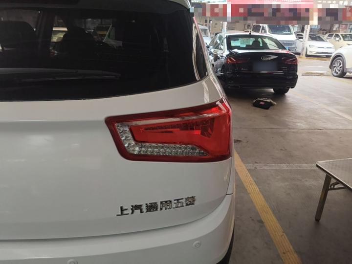 560 2015 1.8L MT Luxury photo 7