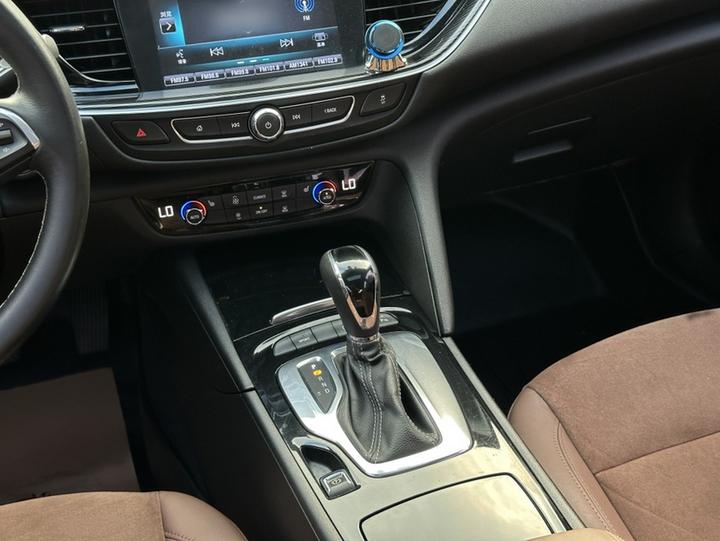 Regal 2019 20T Elite China VI photo 5