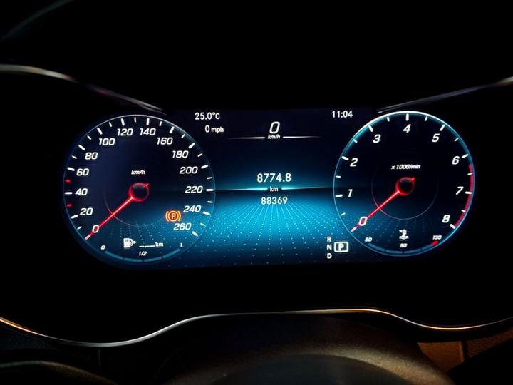 GLC 2022 Facelift GLC 260 L 4MATIC Luxury photo 7