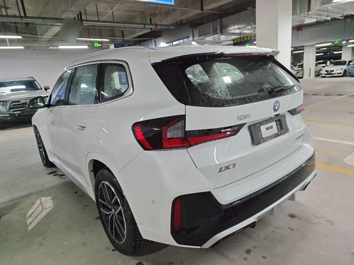 iX1 2025 eDrive25L M Sport Package photo 4