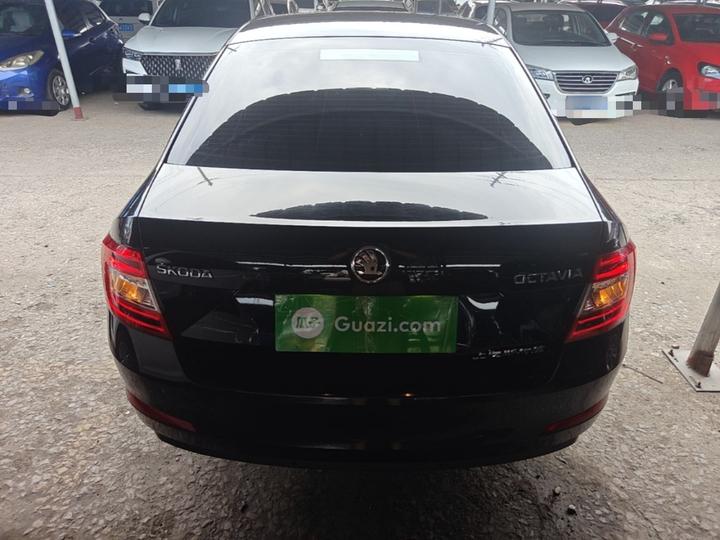 Octavia 2017 Classic 1.6L MT Comfort photo 3