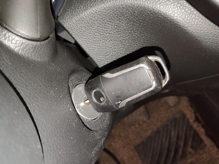 Tiida 2014 1.6L CVT Comfort photo 8