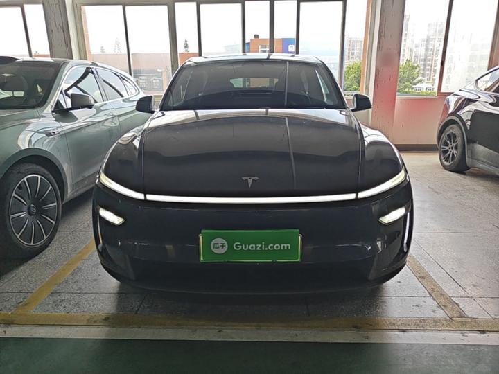 Model Y 2025 RWD photo 2