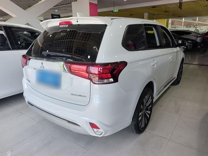 Outlander 2021 Facelift 2.0L RWD Cruise 5-Seater photo 4