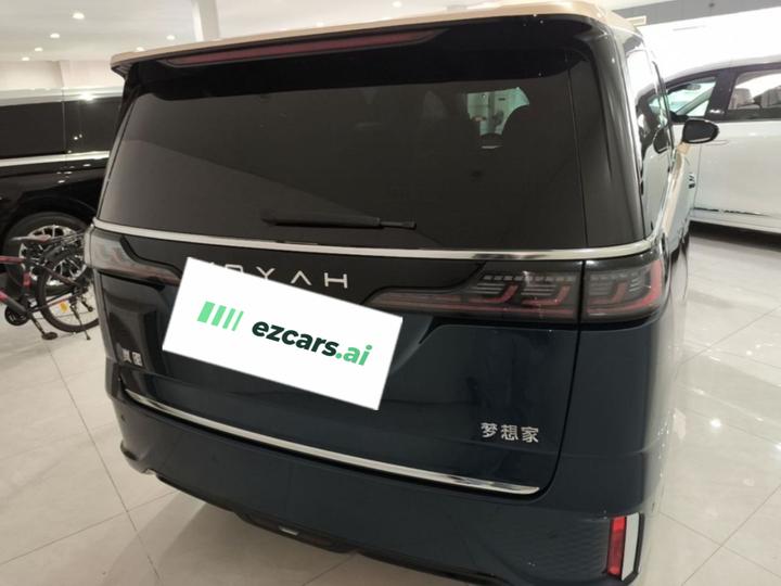 Voyah Dreamer 2025 PHEV AWD Premium photo 4