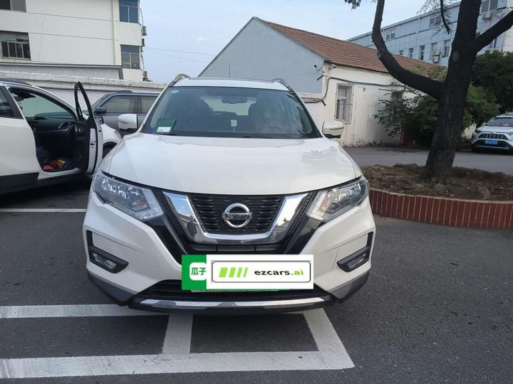 X-Trail 2017 2.0L CVT Comfort 2WD photo 2