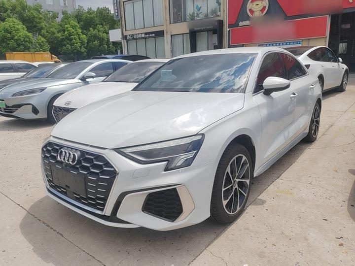 A3 2022 A3L Limousine 35 TFSI Progressive Sport
