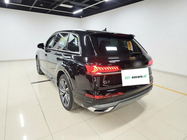 Q7 2023 55 TFSI quattro S line Sport photo 4