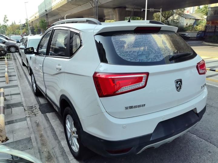560 2015 1.8L MT Comfort photo 4