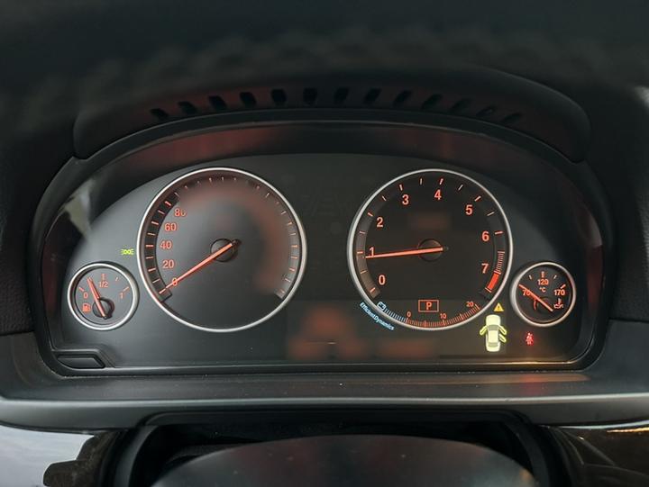 5 Series 2017 525Li Leading photo 3