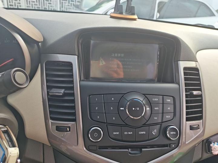 2015 1.5L Classic SE AT photo 8