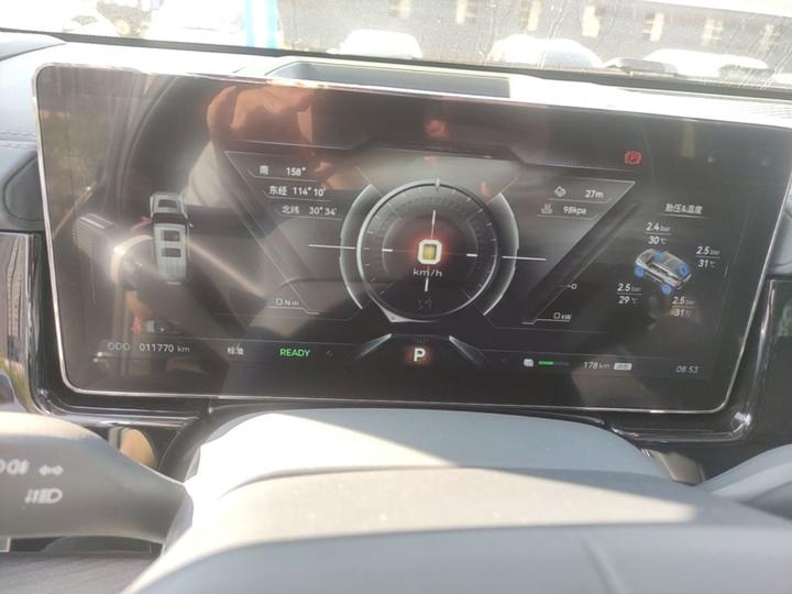 M-Hero 917 2023 EV photo 7