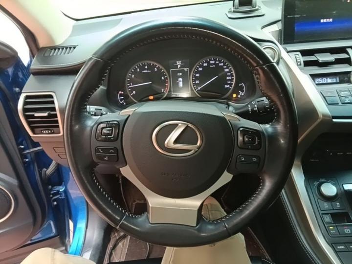 NX 2015 200 FWD photo 6