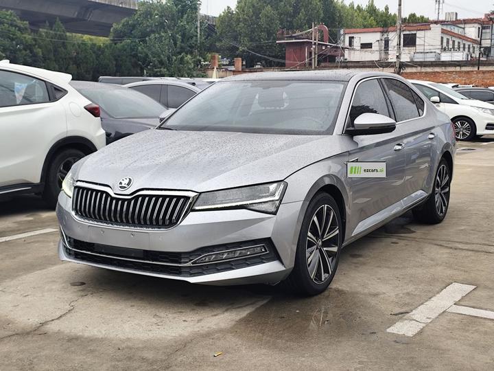 Superb 2022 TSI330 DSG