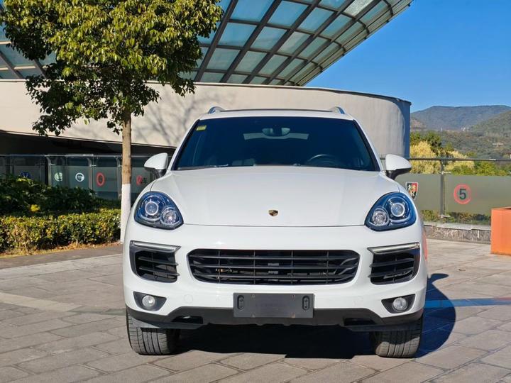 2015 Cayenne 3.0T photo 2