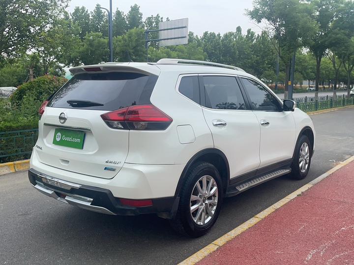 X-Trail 2017 2.0L CVT Comfort 2WD photo 4