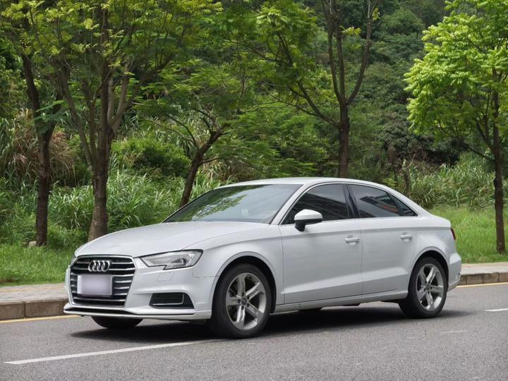 A3 2019 Limousine 35 TFSI Progressive China VI