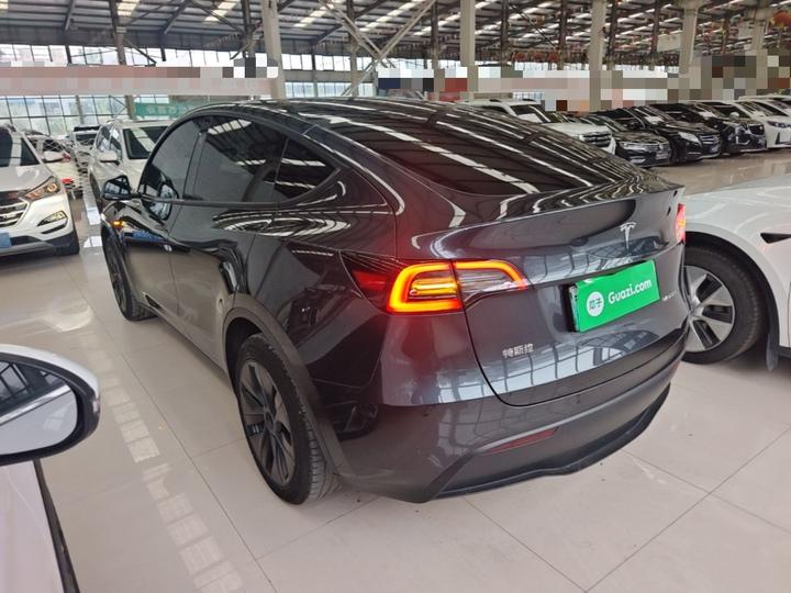 Model Y 2024 Long Range AWD photo 4