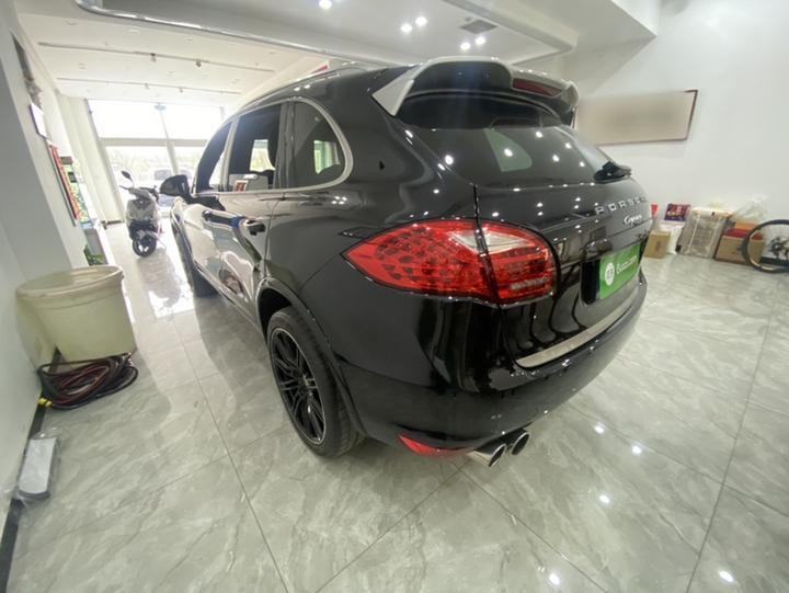2014 Cayenne Platinum Edition 3.0T photo 4